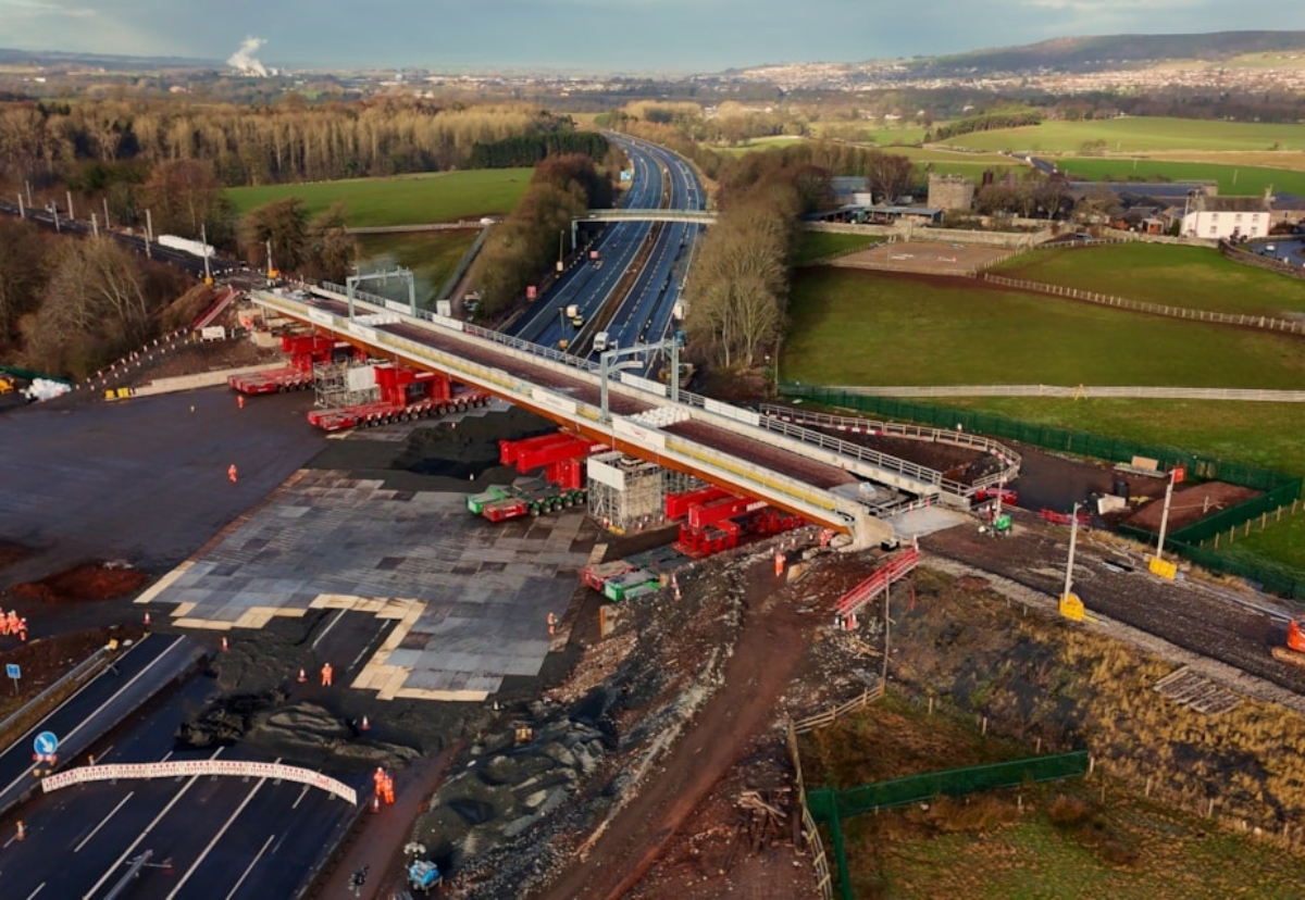 Skanska slides 4,200 tonne railway bridge into place