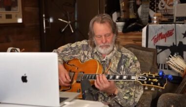 Ted Nugent bashes “total idiots” Jack White and Eminem