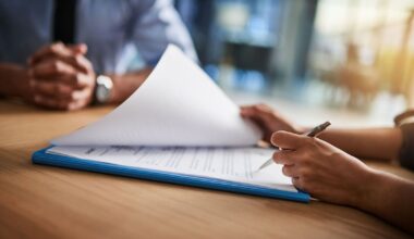 Major insurance company plunges into administration - 16,000 policies cancelled | UK | News