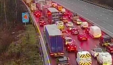 M6 traffic LIVE: Major motorway to be shut for hours after woman found dead - Daily Express