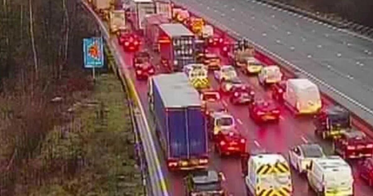 M6 traffic LIVE: Major motorway to be shut for hours after woman found dead - Daily Express