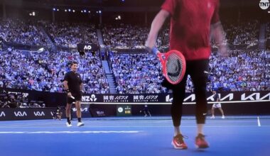 Roger Federer can't believe what Andre Agassi just did at Aus Open | Tennis | Sport