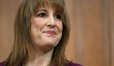 UK tourism hotspots 'facing collapse over Rachel Reeves’ taxes' | UK | News