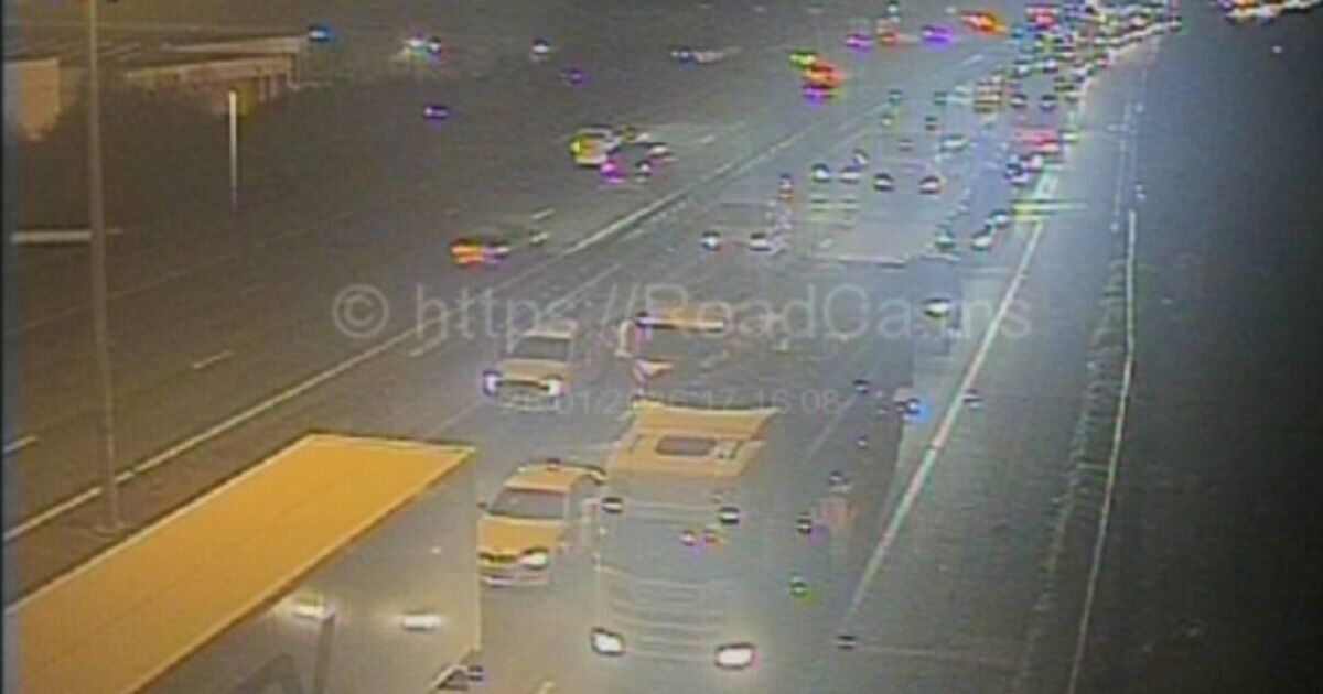 M25 traffic: Huge crash sparks part closure and severe delays | UK | News