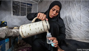 Israel to Bar 37 Aid Groups as UK and EU Warn of Severe Impact in Gaza