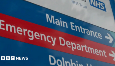 An emergency department sign at a hospital