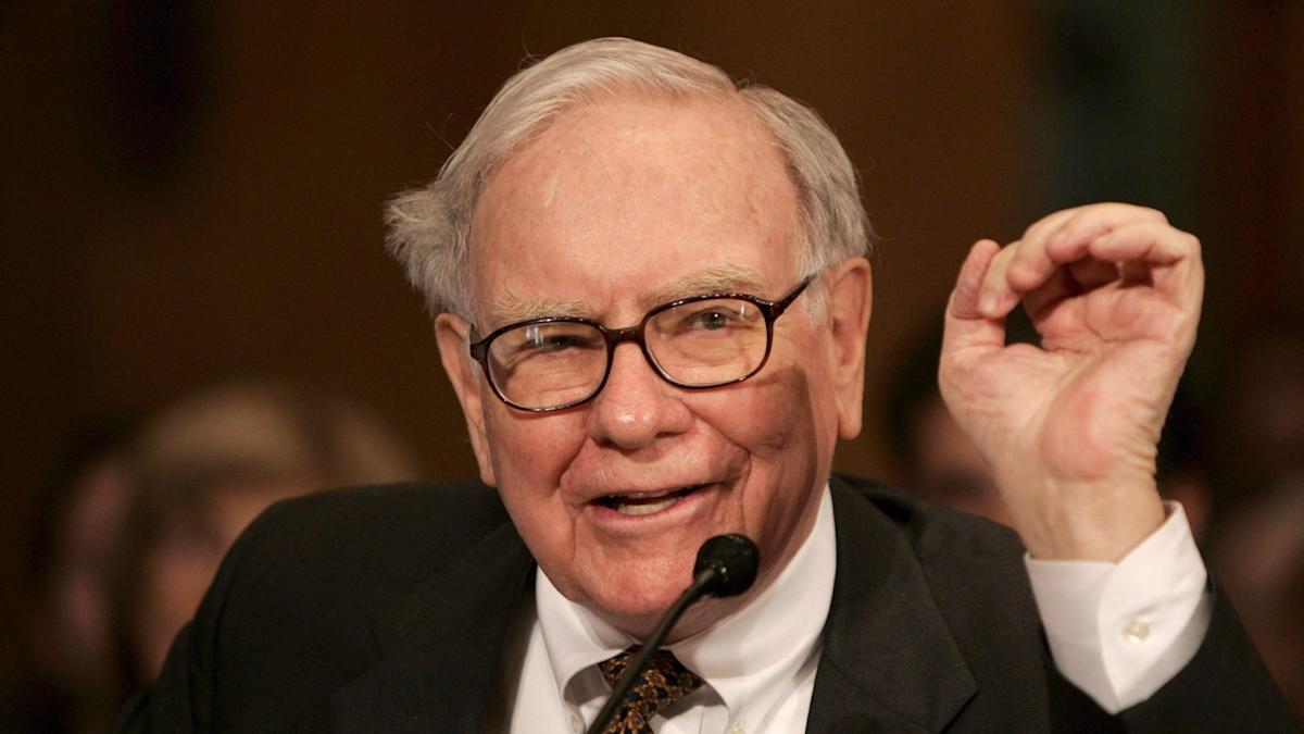 Warren Buffett’s 5 Best Money Tips To Have a Successful 2026