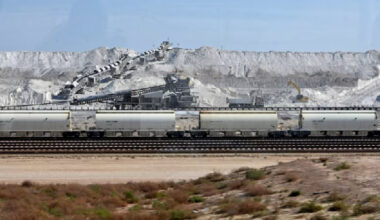 Saudi Arabia's $2.5 trillion mineral gamble