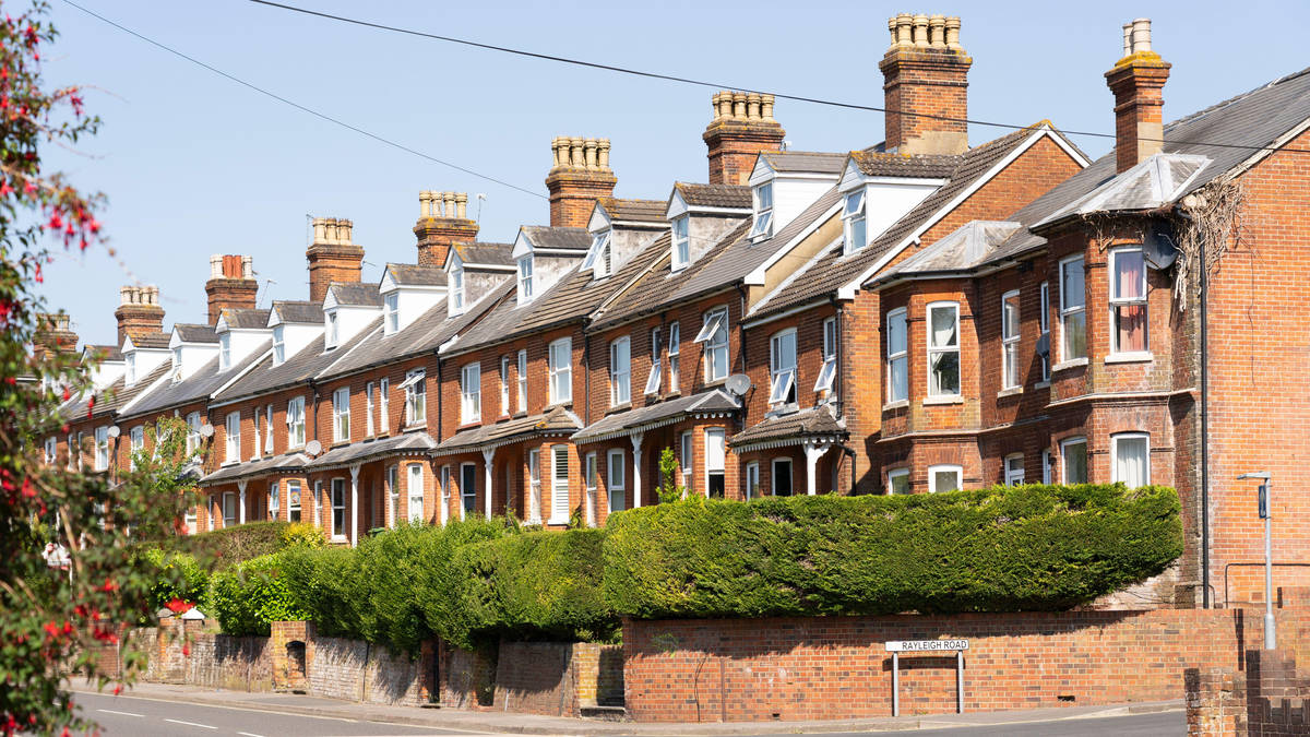 House prices fall unexpectedly towards end of 2025, new figures reveal