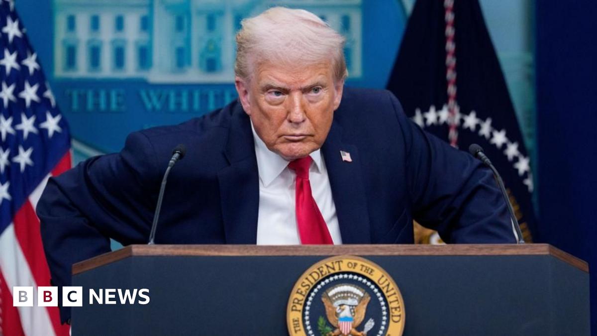 A composite image of the front pages of the Guardian and the Daily Star on 21 January 2026