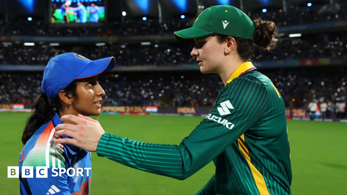 Jemimah Rodrigues and Laura Wolvaardt embrace at the Women's World Cup