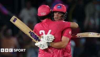 Paarl Royals celebrate winning off the last ball