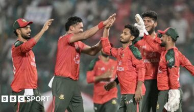 Bangladesh players celebrate wicket v West Indies