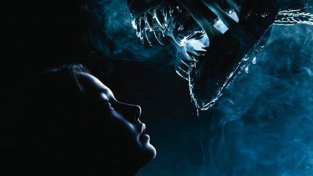 Cailee Spaeny and a Xenomorph in Alien: Romulus