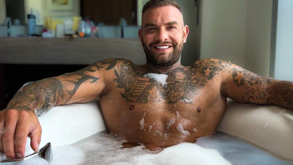 Andy Lee vs Stephen Bear: Irish porn star set for grudge boxing match in London