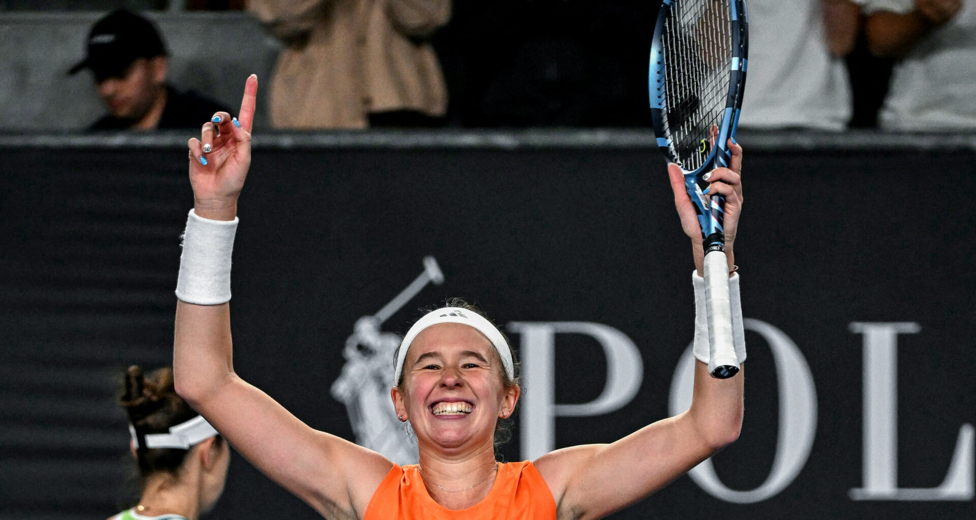 Bartunkova, 19, shows off 'Federer, Alcaraz style' to upset Bencic at AO