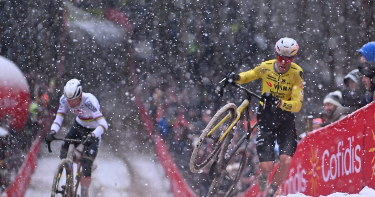 Van Aert crash overshadows thrilling duel at Exact Cross Mol - Team Visma | Lease a Bike