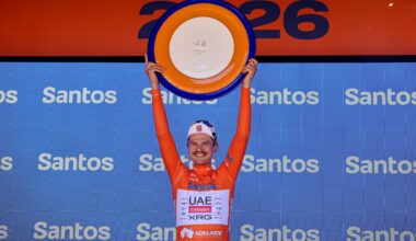 ‘He knocked the kangaroo into me’ – Jay Vine survives bizarre scare to win the TDU - Escape Collective