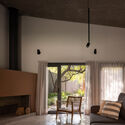 House around the Tree / otro estudio - Interior Photography, Lighting, Chair