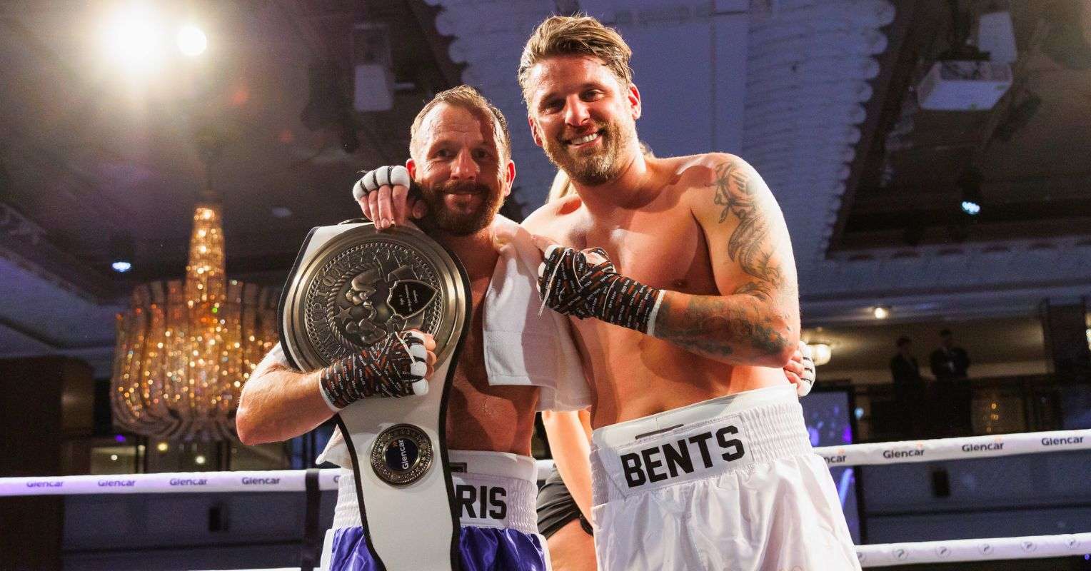 Former Premier League footballers raise £127,500 in charity boxing event
