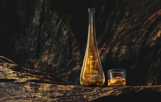 Cygnet 77 Gin packaging