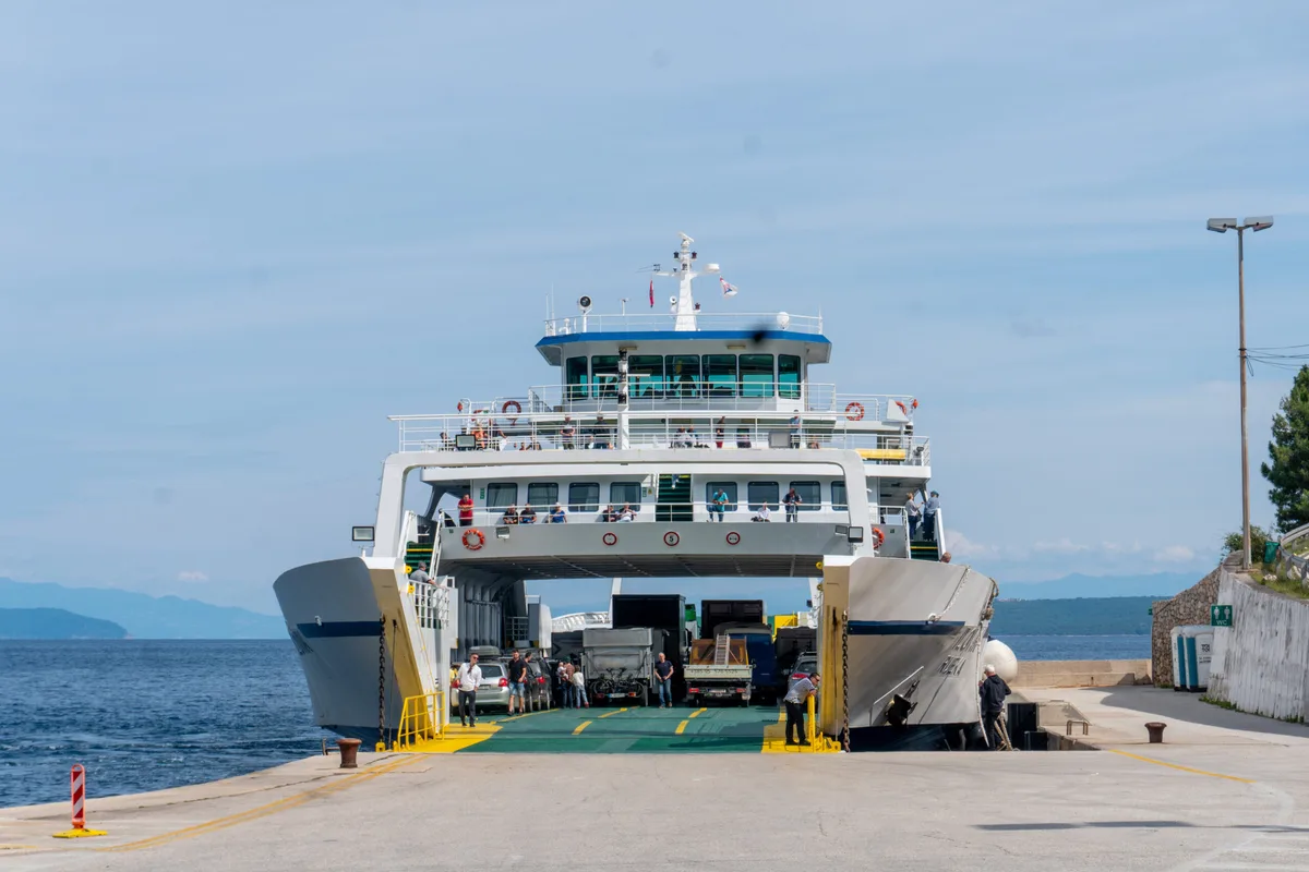 Ferry between Otok Krk and Otok Cres