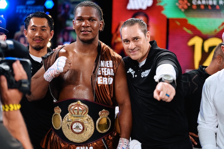 Dainier Pero dismantles overmatched Mario Aguilar in two rounds