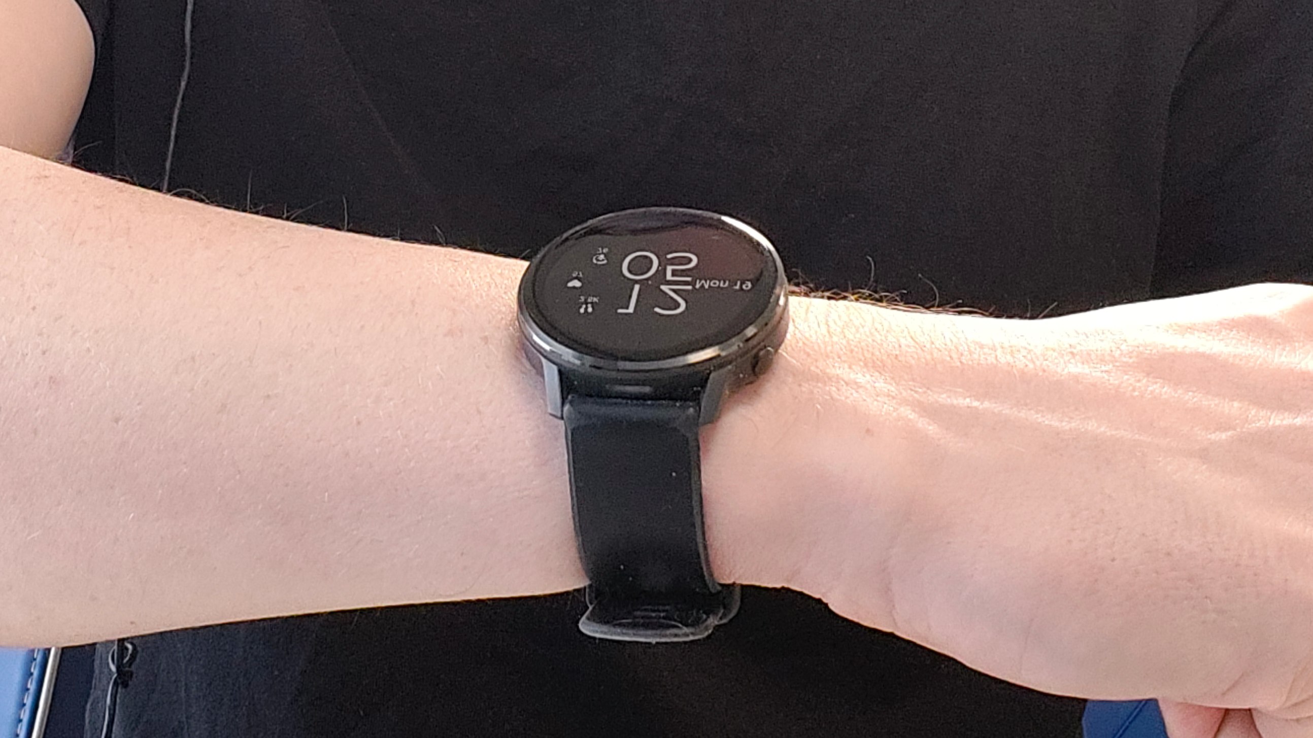 Garmin Venu 4 palm gesture