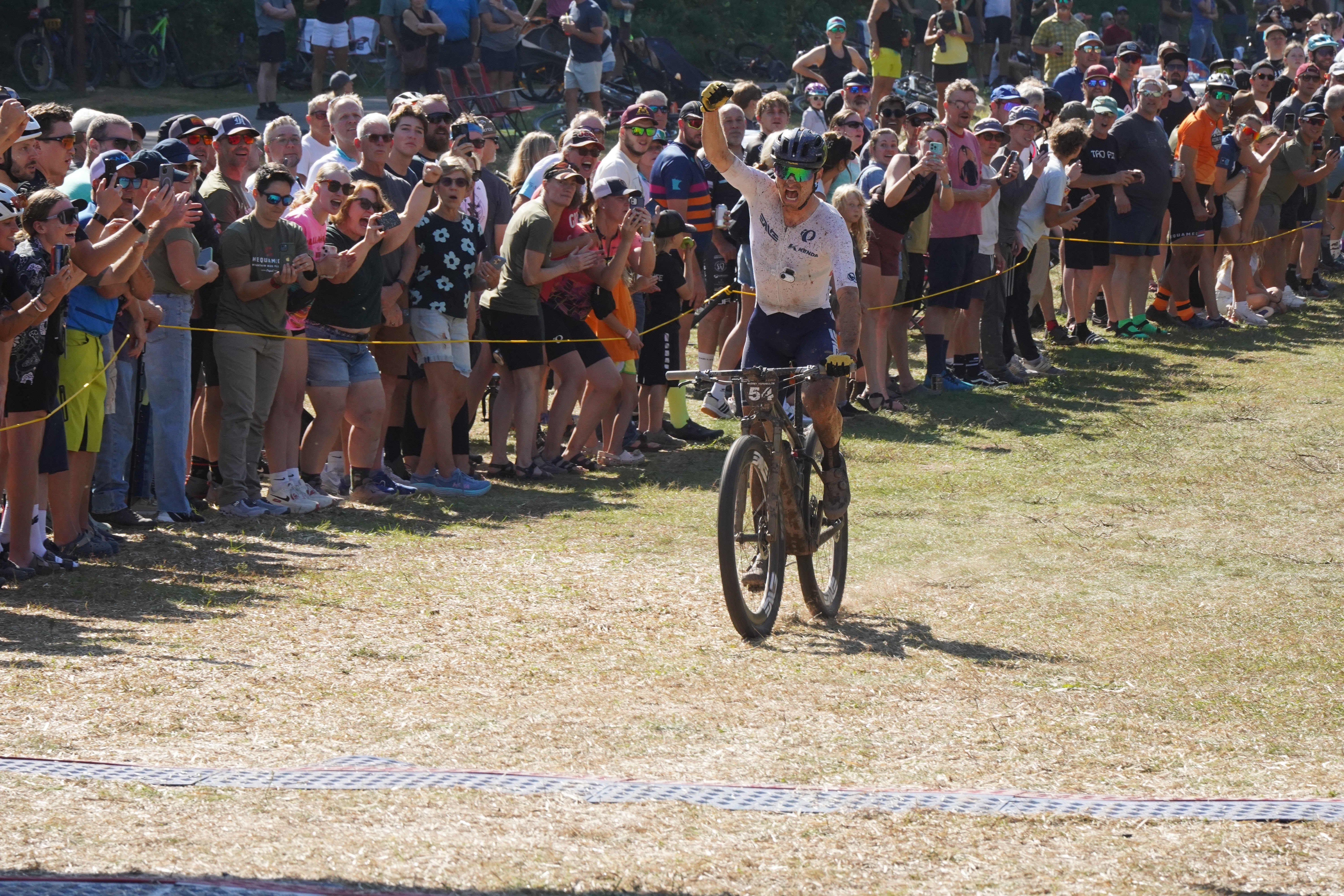 Alexey Vermeulen sprints ahead of large men's lead group to win 2025 Chequamegon MTB Festival