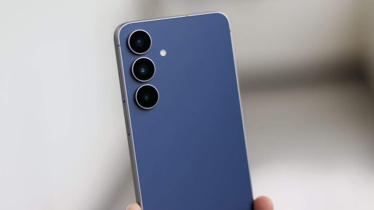 Galaxy S25 FE kicks off 2026 with a £150 cashback offer in the UK