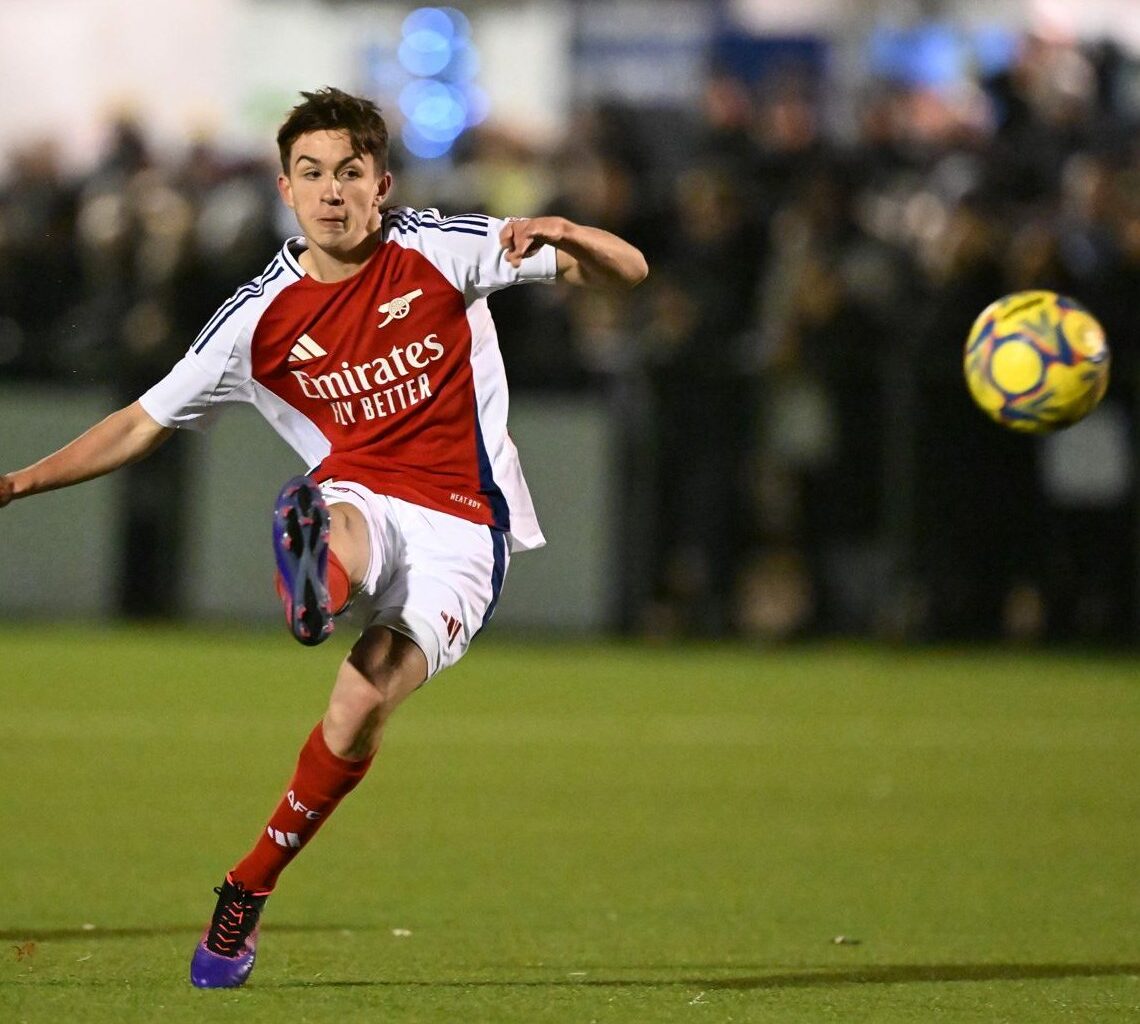 Dan Casey scores for the Arsenal u18s (Photo via Arsenal Academy on Twitter)