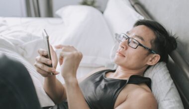 CEOs' favorite apps they check first thing in the morning for success