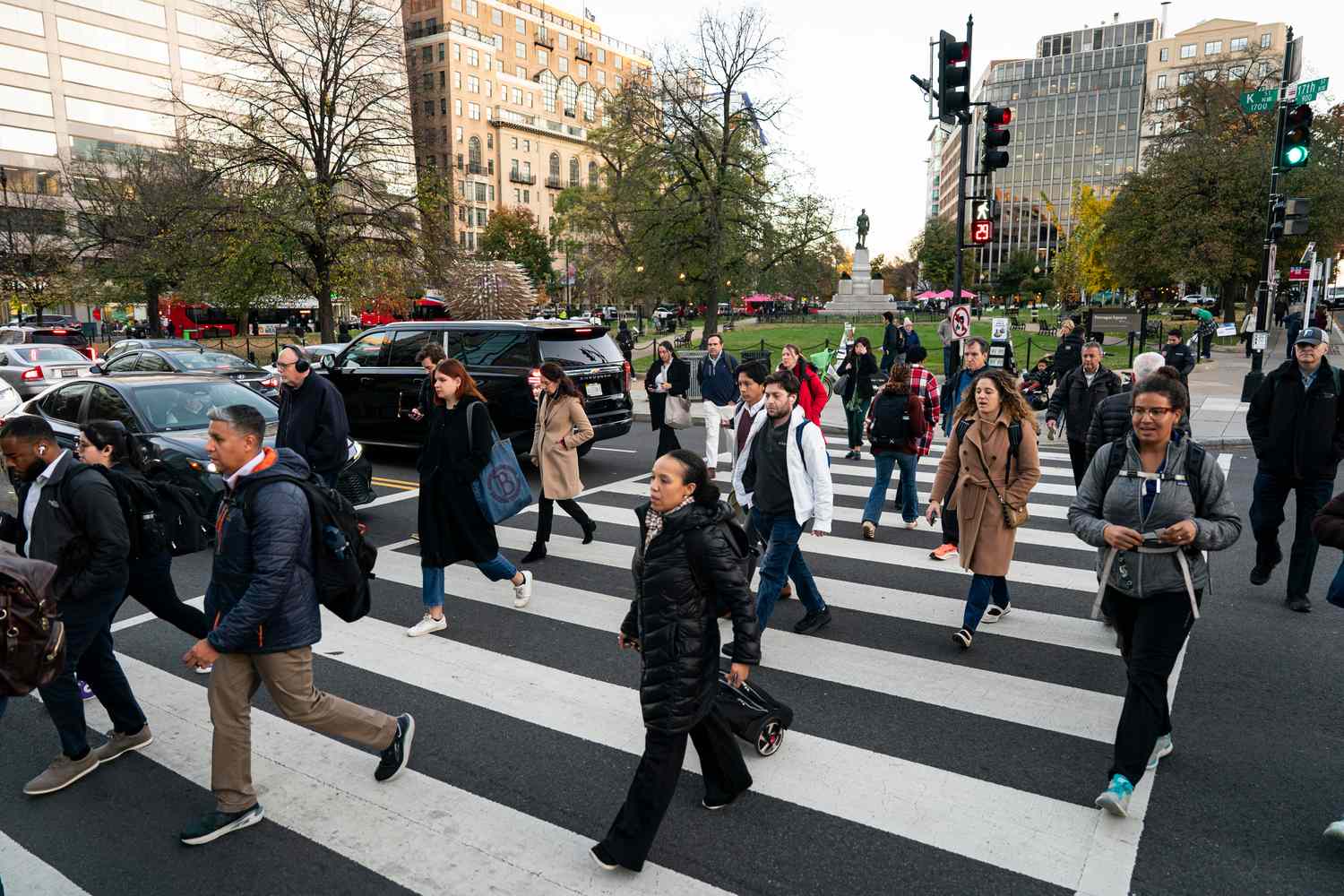 Jobs Report Shows US Labor Market Continues to Weaken