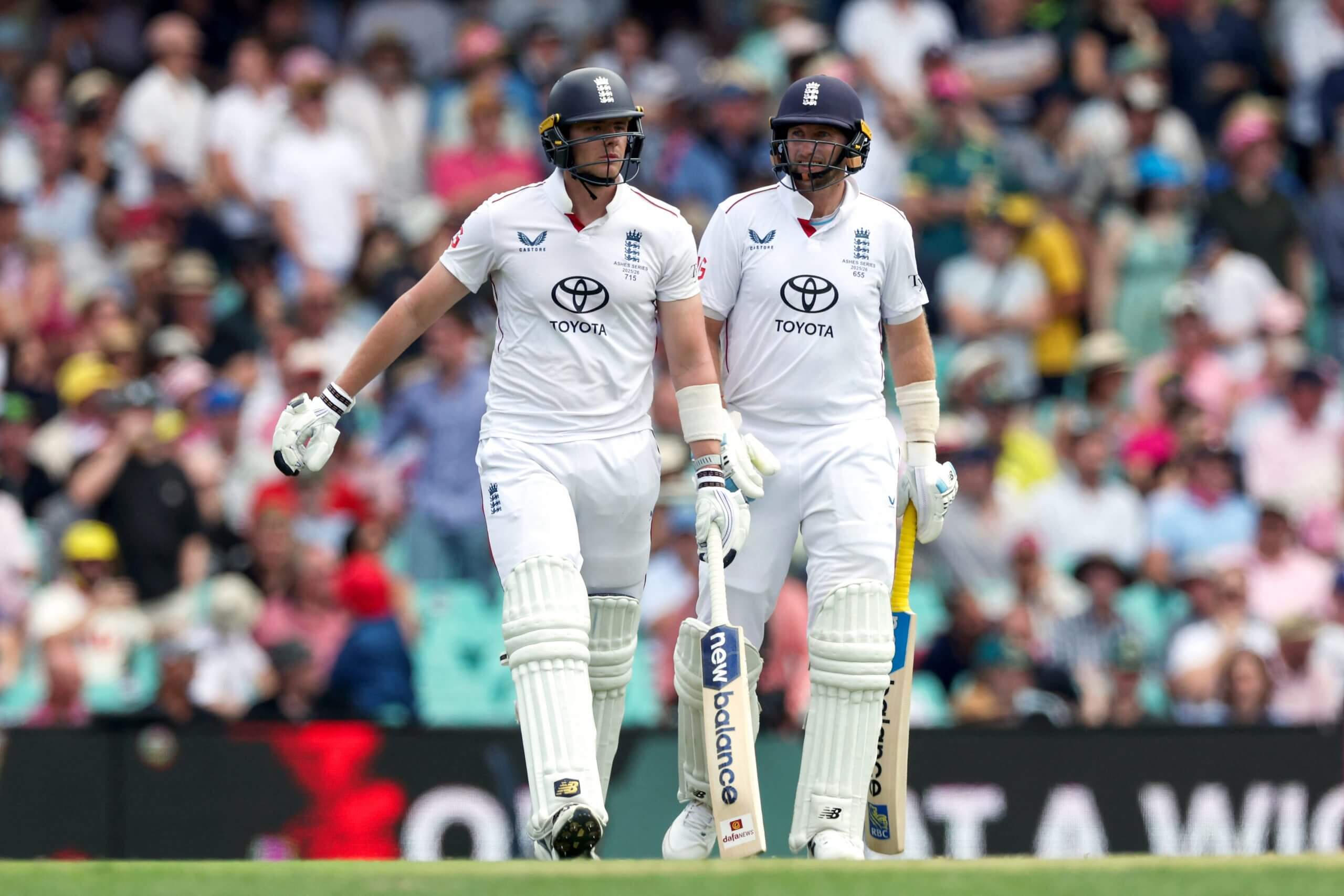 Jamie Smith returns to the crease after being reprieved after Cameron Green's no-ball