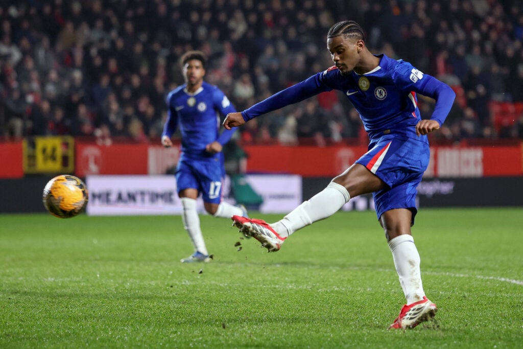 Jorrel Hato scores for Chelsea