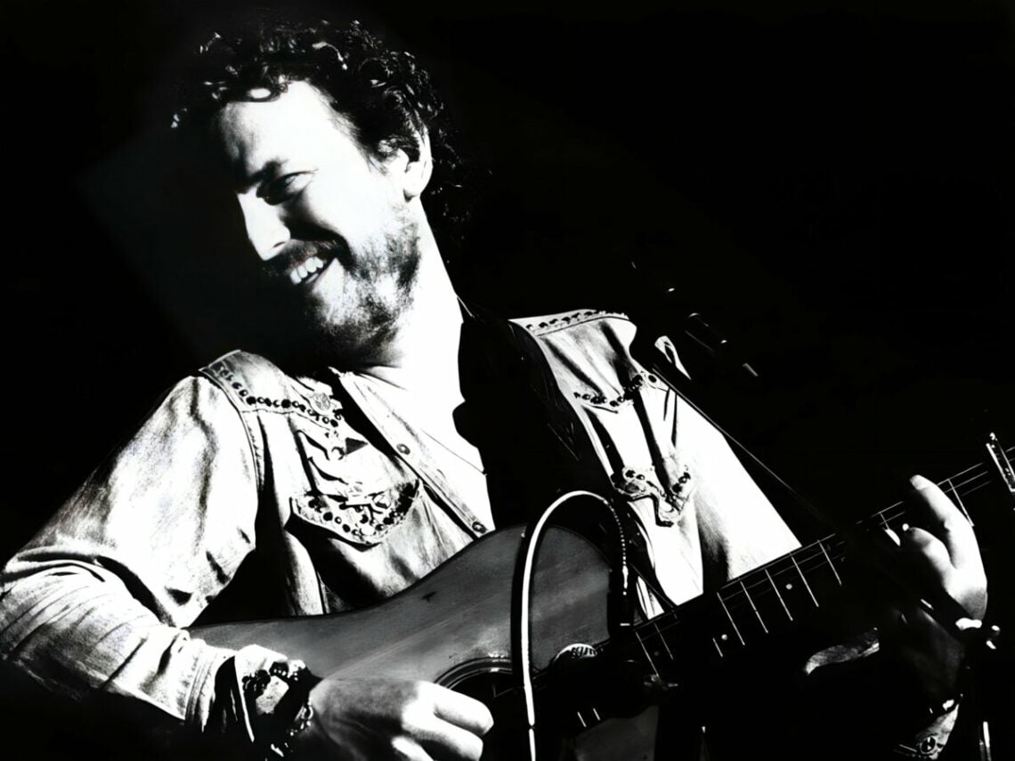 Gordon Lightfoot - Far Out Magazine