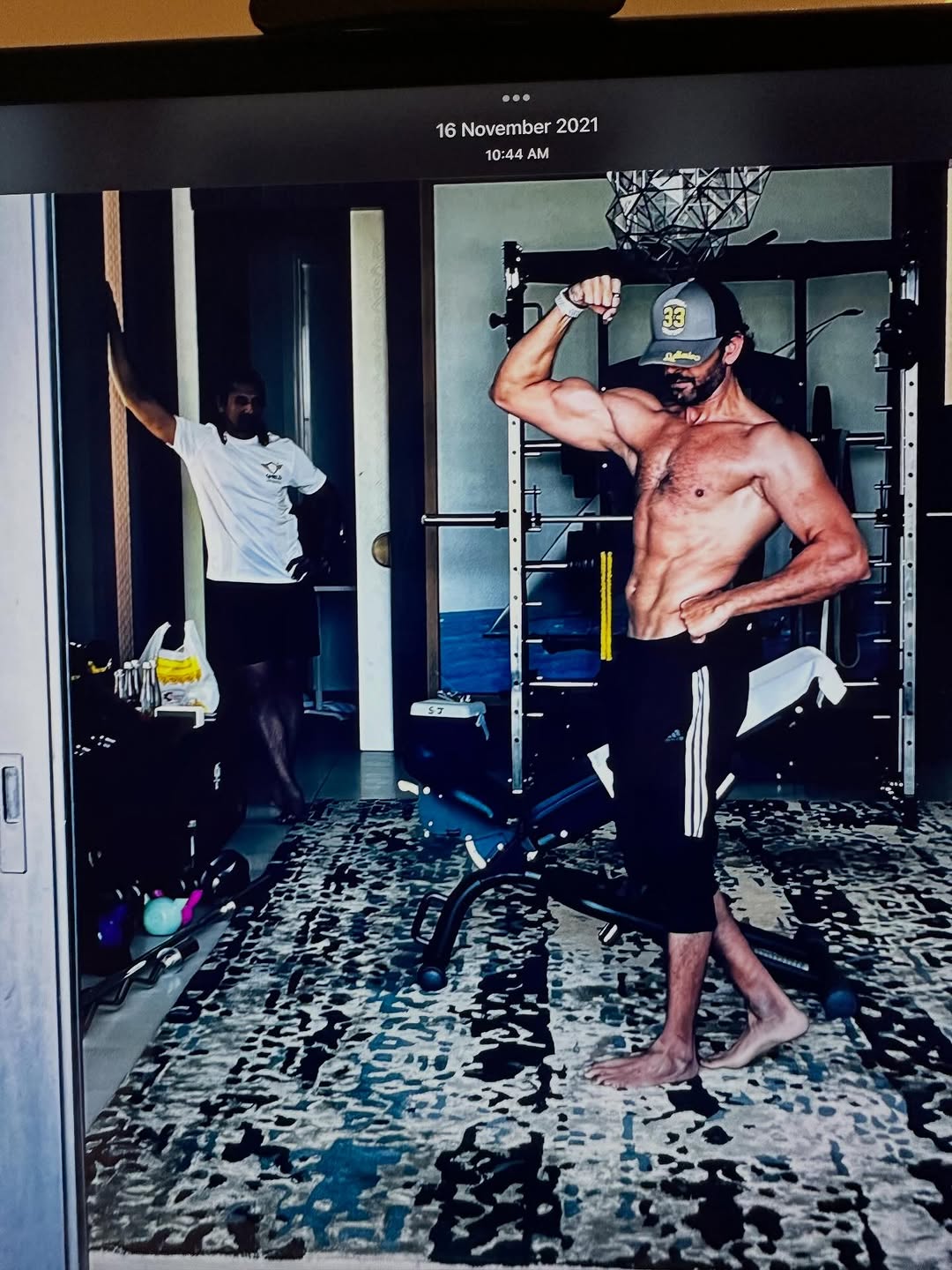 Hrithik Roshan’s recent Instagram photo dump has once again reminded fans why he is considered one of Bollywood’s ultimate fitness icons. His sculpted biceps, honed over years of discipline and training, have become a benchmark for gym enthusiasts across the country. Achieving arms like Hrithik requires a combination of targeted exercises, consistency, and a focus on overall strength.