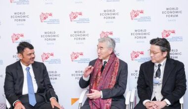 WEF Summit: Maha CM Meets Global Investors To Explore Investment Opportunities