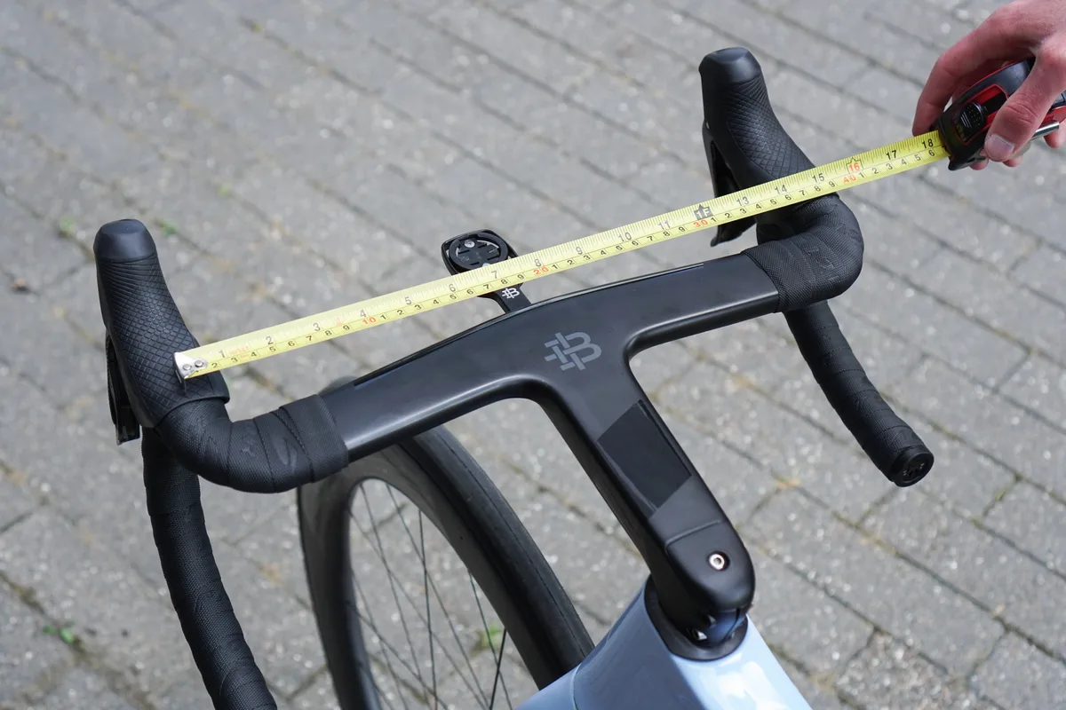 38cm handlebar width on a Black Inc handlebar