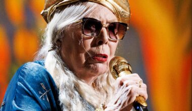The shock artist who helped Joni Mitchell carry on her music career