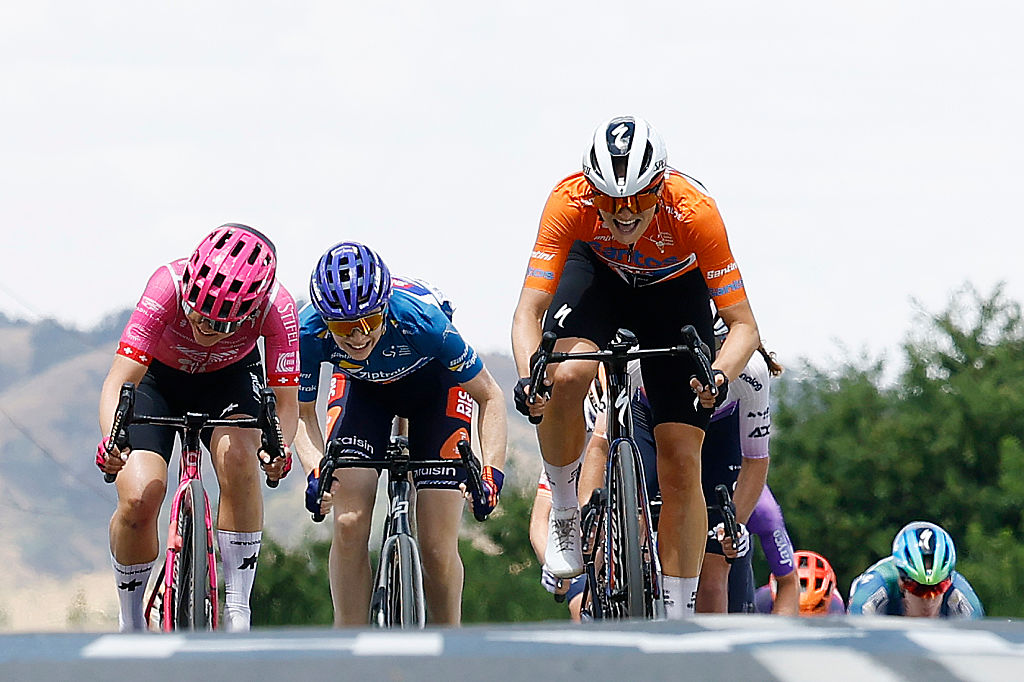 PARACOMBE, AUSTRALIA - JANUARY 18: A general view of Ally Wollaston of New Zealand and Team FDJ United - SUEZ - Orange Santos Leader's Jersey, Noemi Ruegg of Switzerland and Team EF Education-Oatly, Josie Nelson of Great Britain and Team Picnic PostNL - Blue Sprint Jersey winner sprint at finish line to win the stage during the 10th Santos Women's Tour Down Under 2026, Stage 2 a 130.7km stage from Magill to Paracombe 410m / #UCIWWT / on January 18, 2026 in Paracombe, Australia. (Photo by Con Chronis/Getty Images)