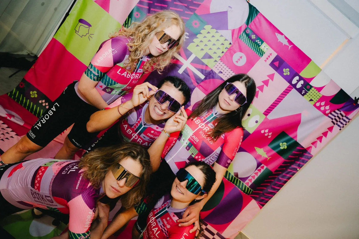 Laboral Kutxa-Euskadi team kit