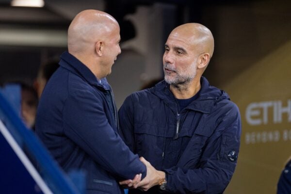 MANCHESTER, ENGLAND - Sunday, November 9, 2025: Liverpool's head coach Arne Slot and Manchester City's head coach Josep "Pep" Guardiola (R) shake hands before the FA Premier League match between Manchester City FC and Liverpool FC at the City of Manchester Stadium. (Photo by David Rawcliffe/Propaganda)