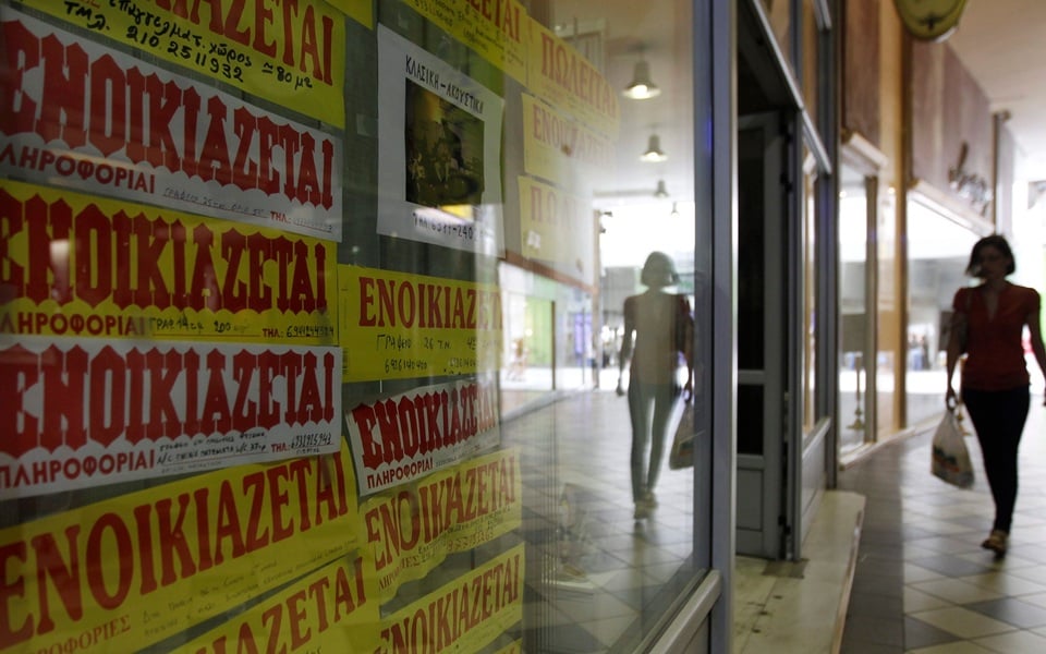 Rising housing costs put financial and mental strain on young Greeks