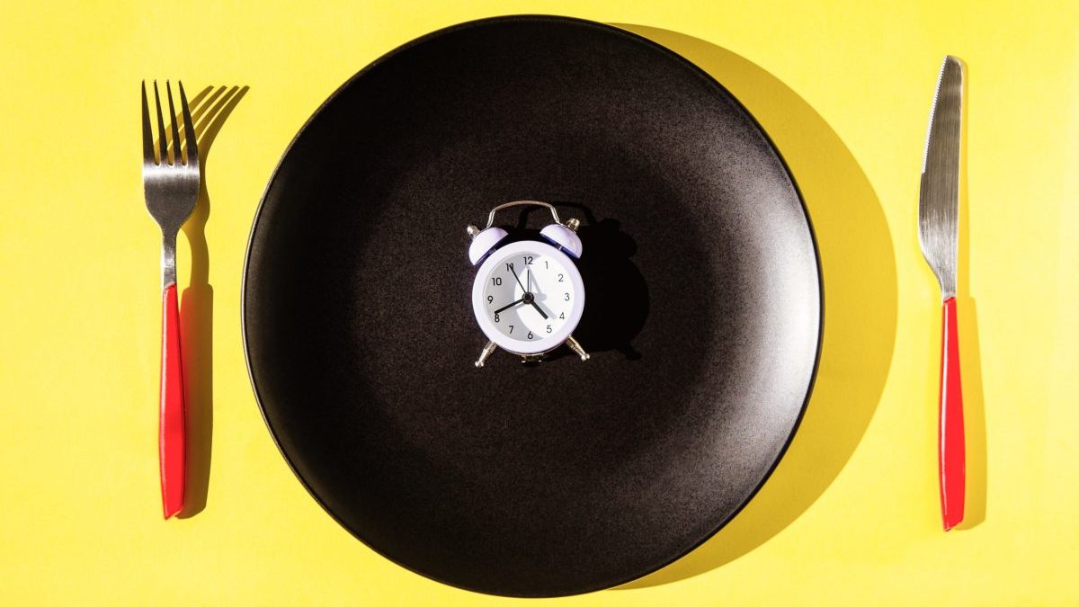 The best time to eat every meal, according to science