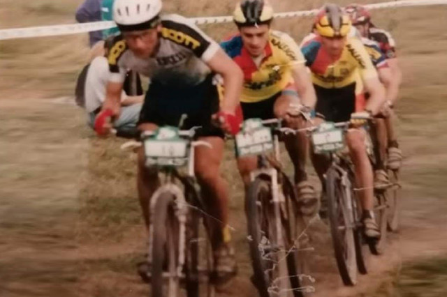 Gary Food competing at the UCI MTB World Cup.jpg