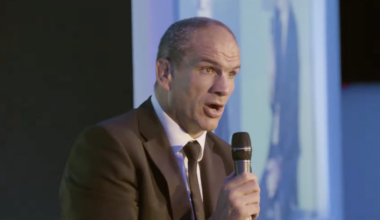 Martin Johnson Named His Greatest Rugby 15 of All Time - Page 2 of 3