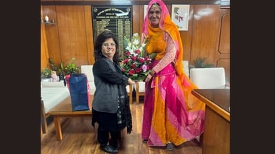 A Rajasthan IAS officer recalled meeting a Phalodi woman whose journey into solar entrepreneurship reflected quiet rural empowerment. (X/@artizzzz)