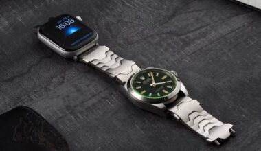 Smartlet One combines Apple Watch and analog watch on one wristband