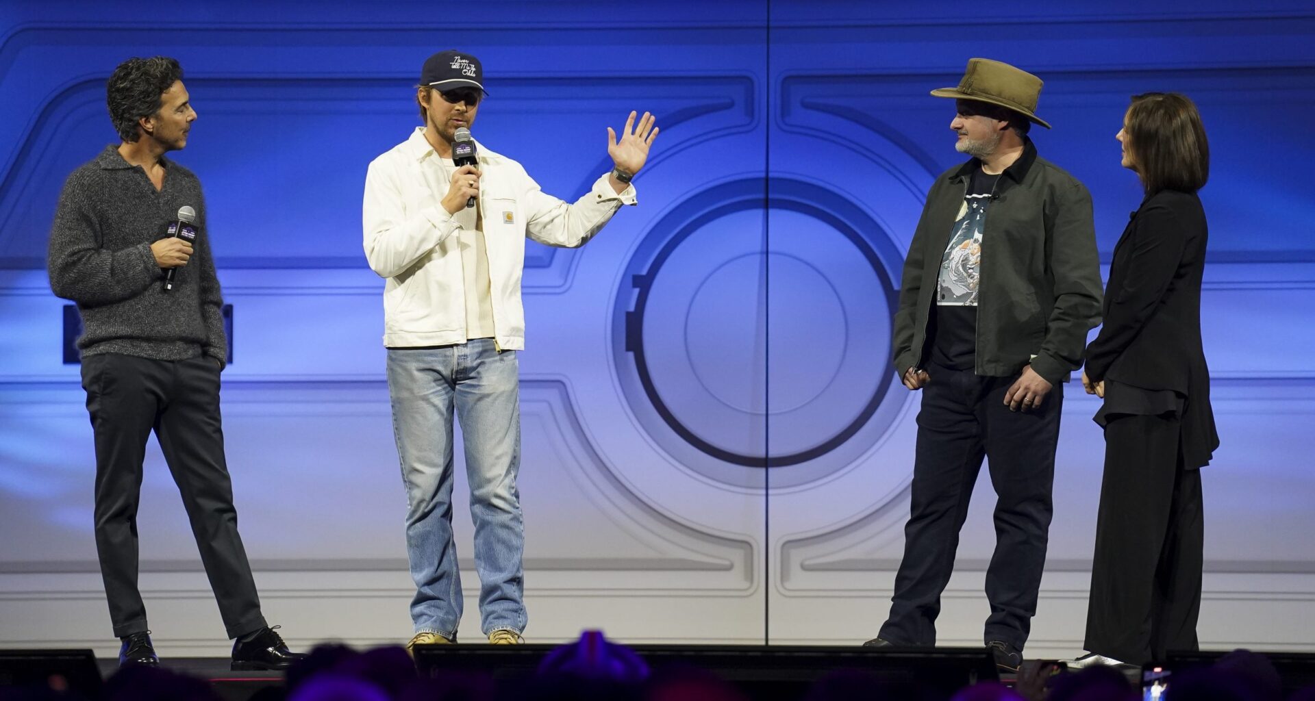 Kathleen Kennedy's 'Star Wars' Way Out, Tom Cruise Visits 'Star Wars', and More